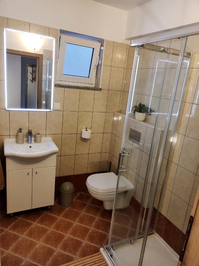 Apartman Emili Malinska Dış mekan fotoğraf