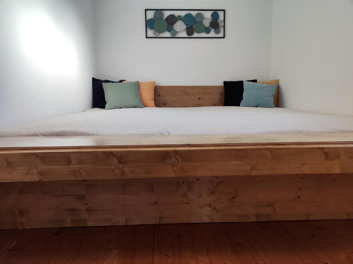 Apartman Emili Malinska Dış mekan fotoğraf