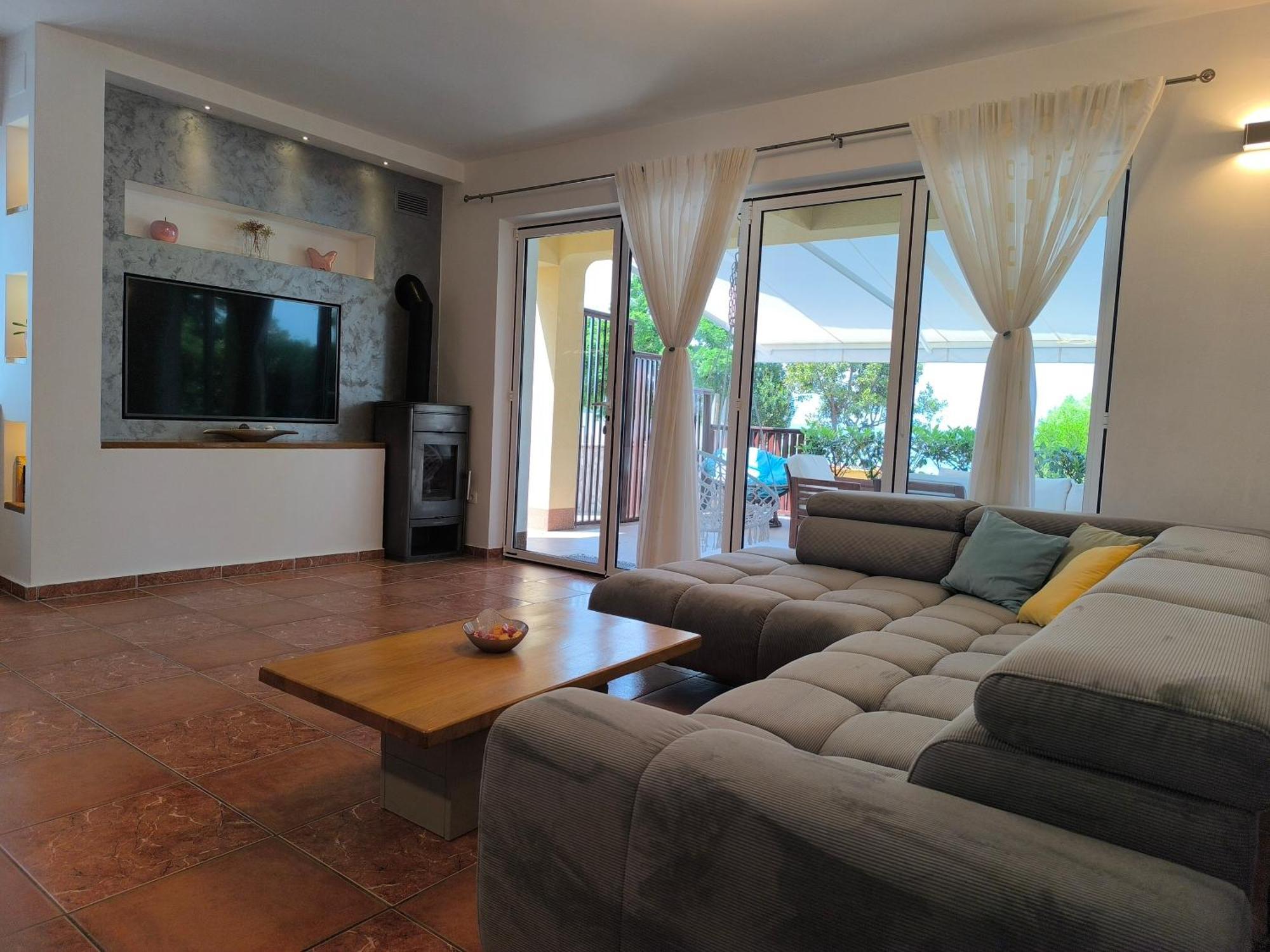 Apartman Emili Malinska Dış mekan fotoğraf